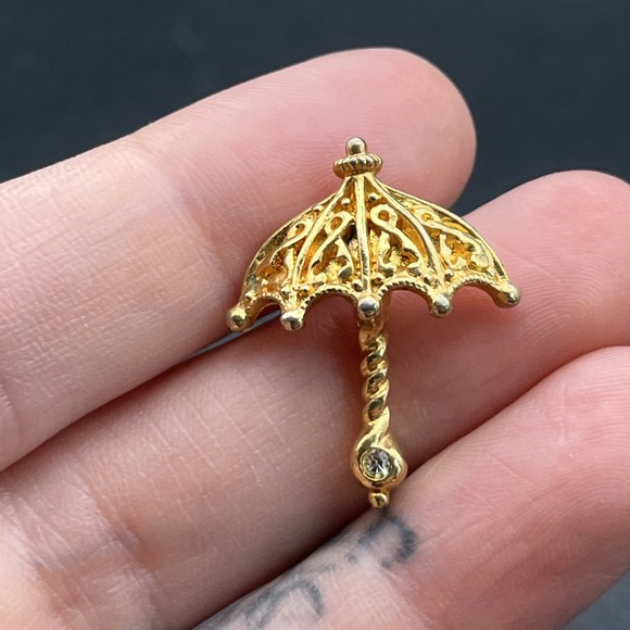 Unbranded Jewelry - Gold Tone Umbrella Lapel Hat Pin